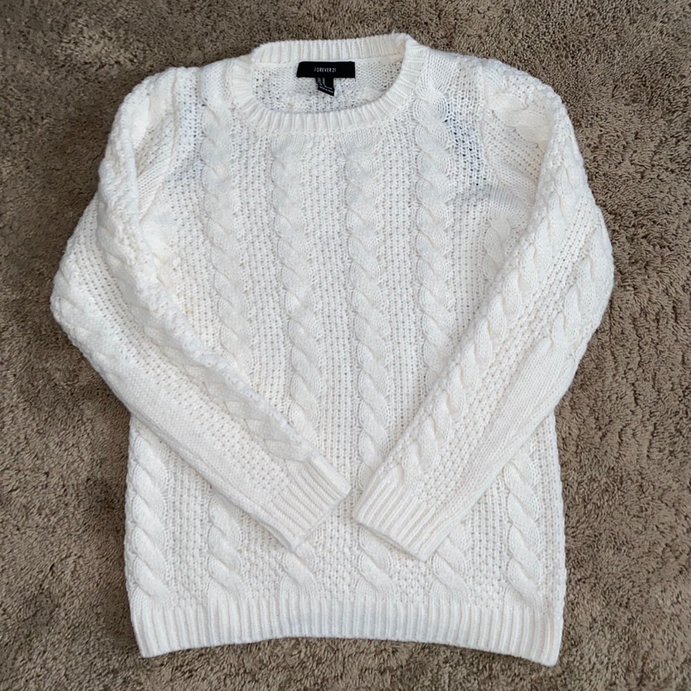 Forever 21. Knitted White Sweater.